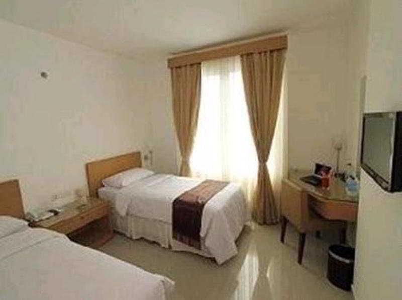 Triniti Hotel Jakarta Exterior foto