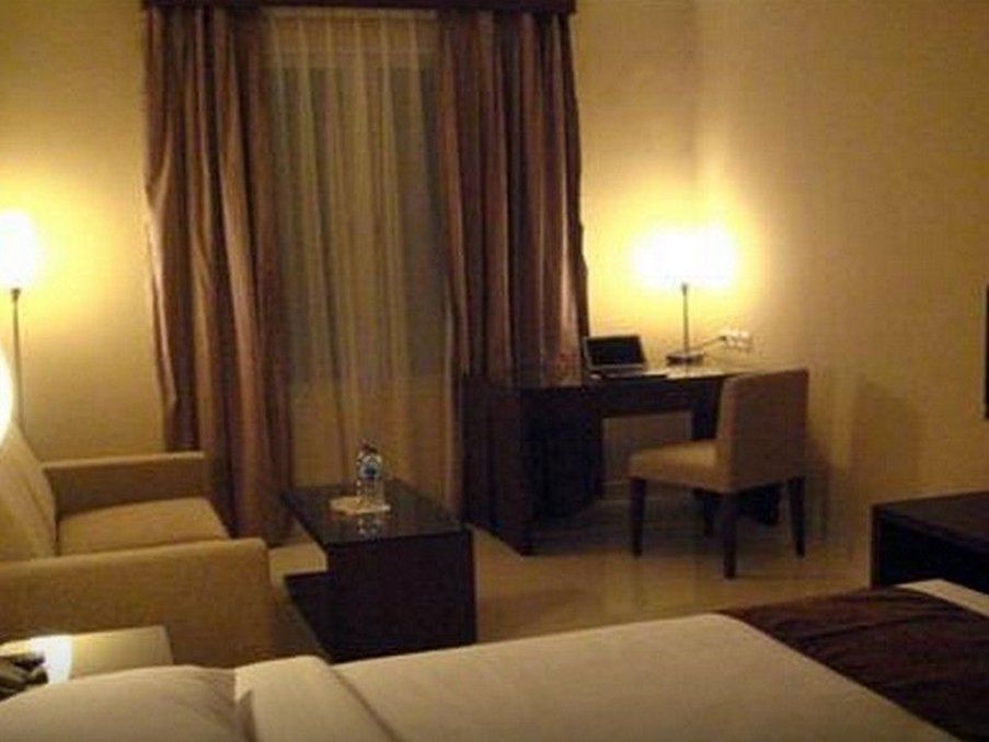 Triniti Hotel Jakarta Exterior foto